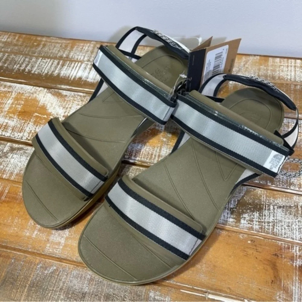 NWT THE NORTH FACE Skeena Mens Sport Sandals Size 11